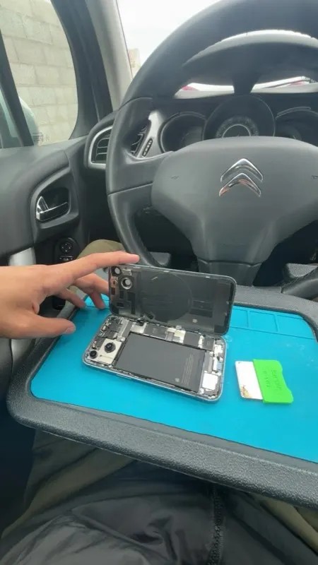 Réparation vitre arrière iPhone — atelier Delta Phone Gignac